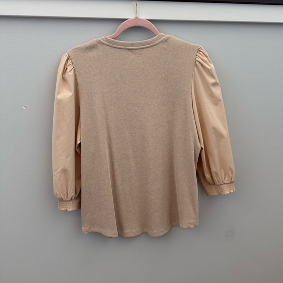 Chico’s V-neck Top. Size L (Chico’s size 2). - Picture 2 of 5
